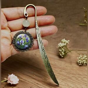 Brand New 1 Iris Flower Lace Bookmark, Vibtage Style
